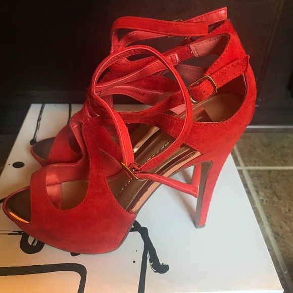 Dolce Vita Red Suede Double Buckle Sandle - Picture 7 of 8